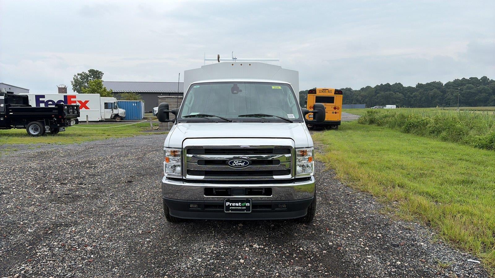 2027 Ford E-Series Cutaway 10' KNAPHEIDE KUV MID ROOF ENCLOSED SERVICE BODY, CLASS V HITCH, 3 BOW LADDER RACKS, MASTER LOCK SYSTEM
