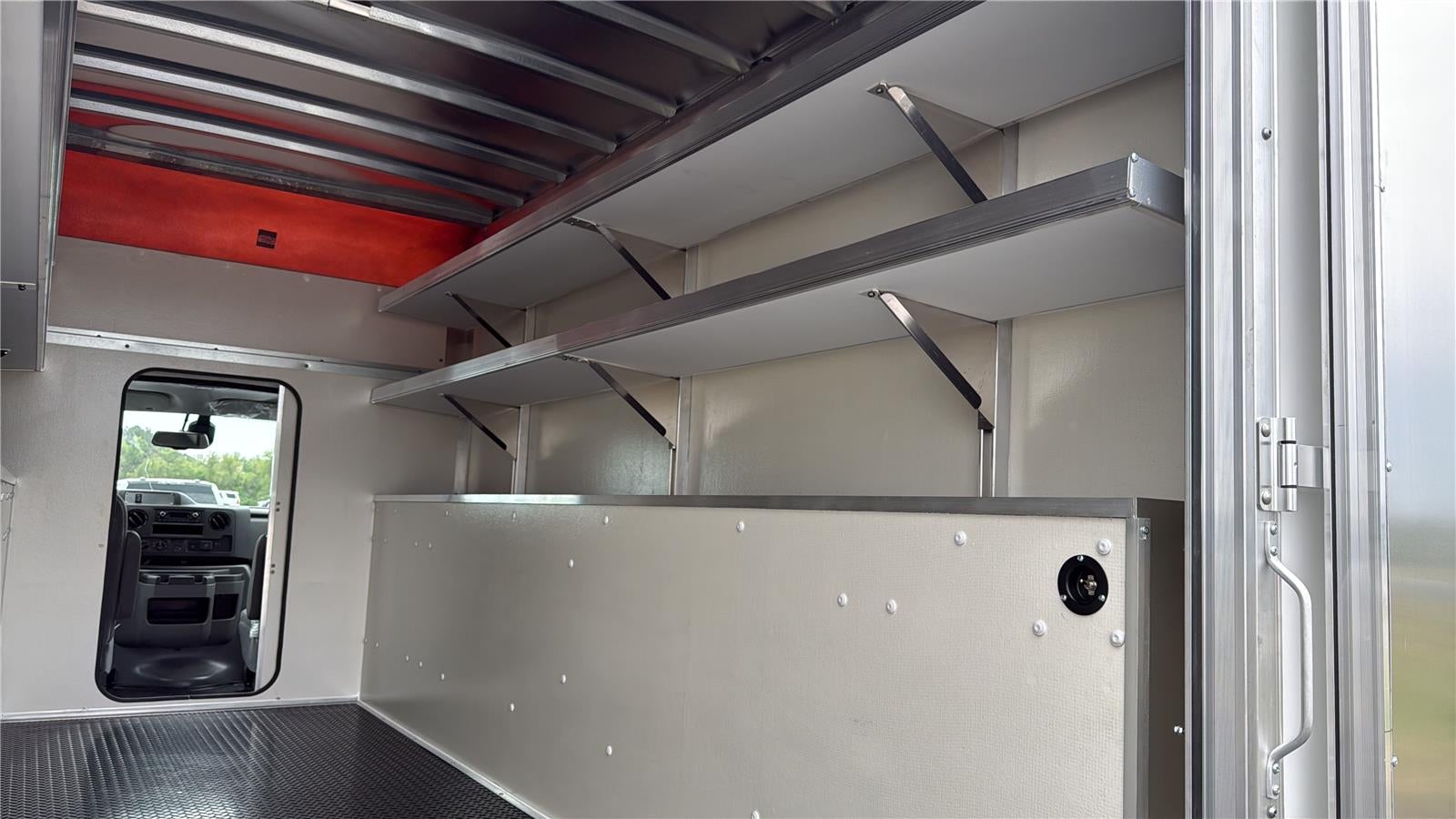 2027 Ford E305t E-350 SRW