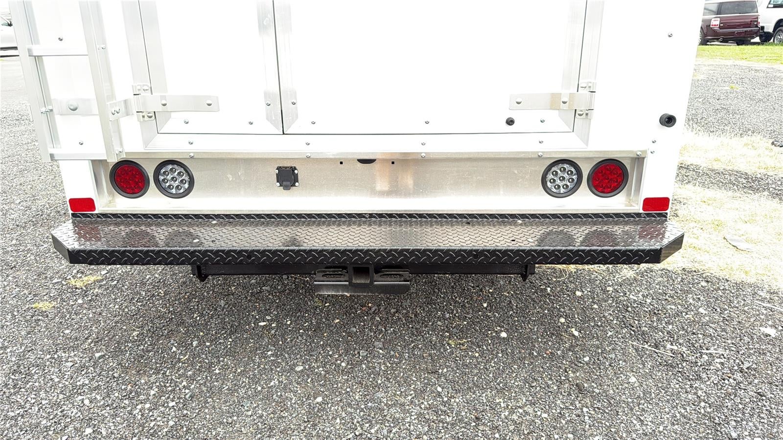 2027 Ford E305t E-350 SRW