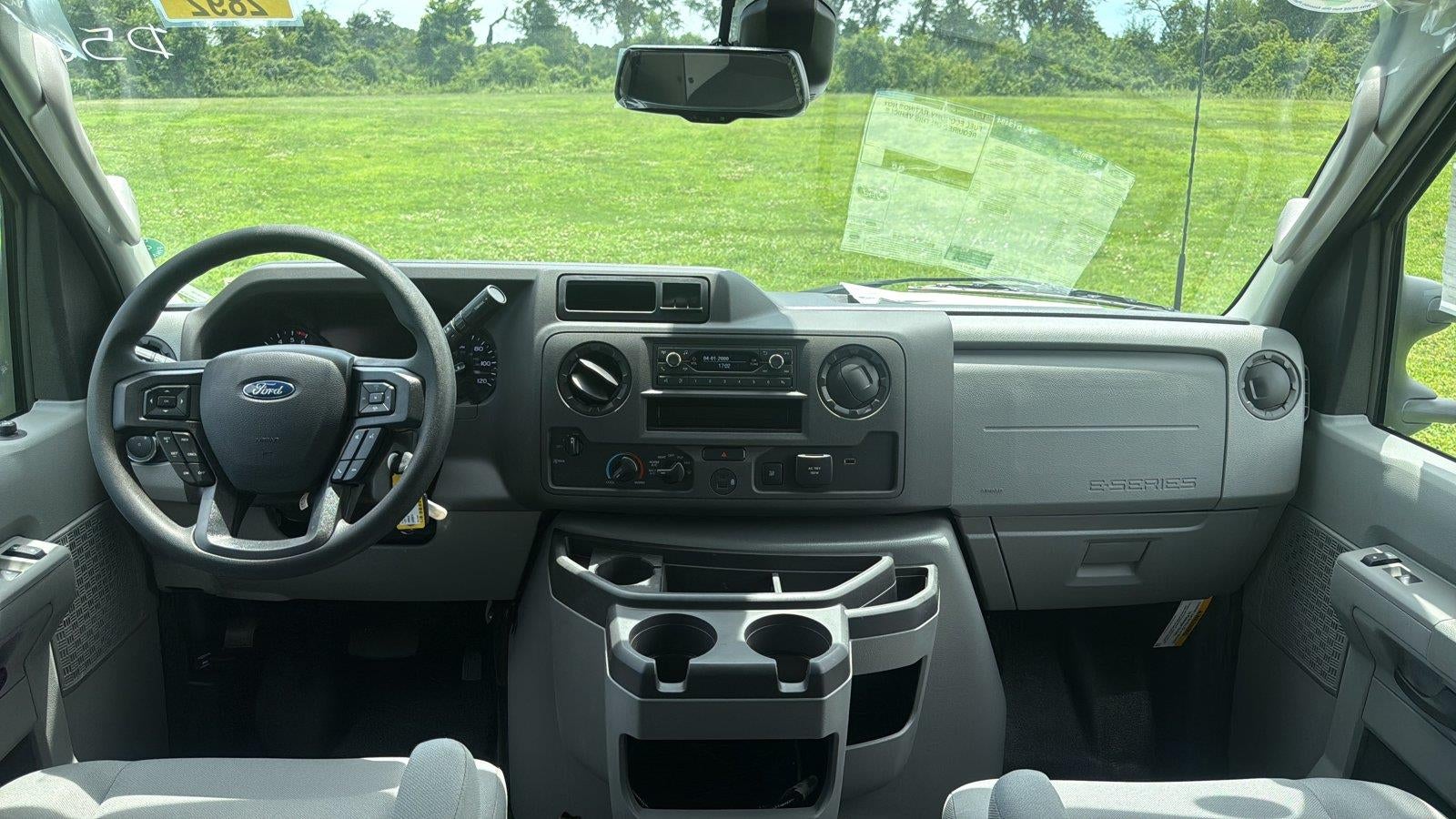 2027 Ford E-Series Cutaway Base