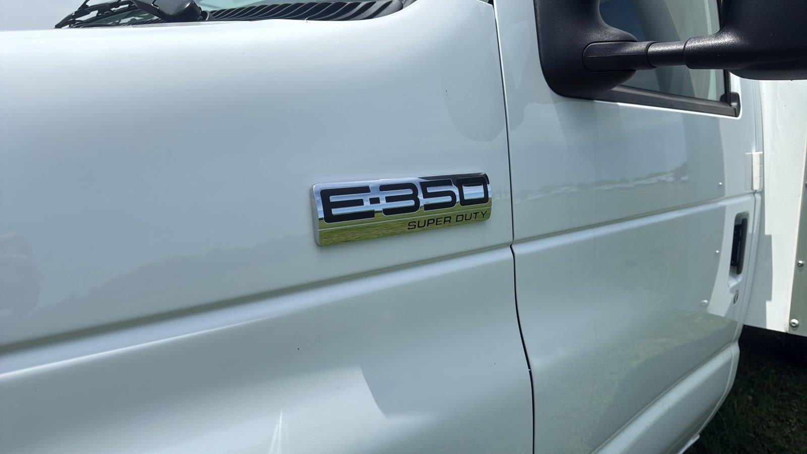 2027 Ford E-Series Cutaway Base