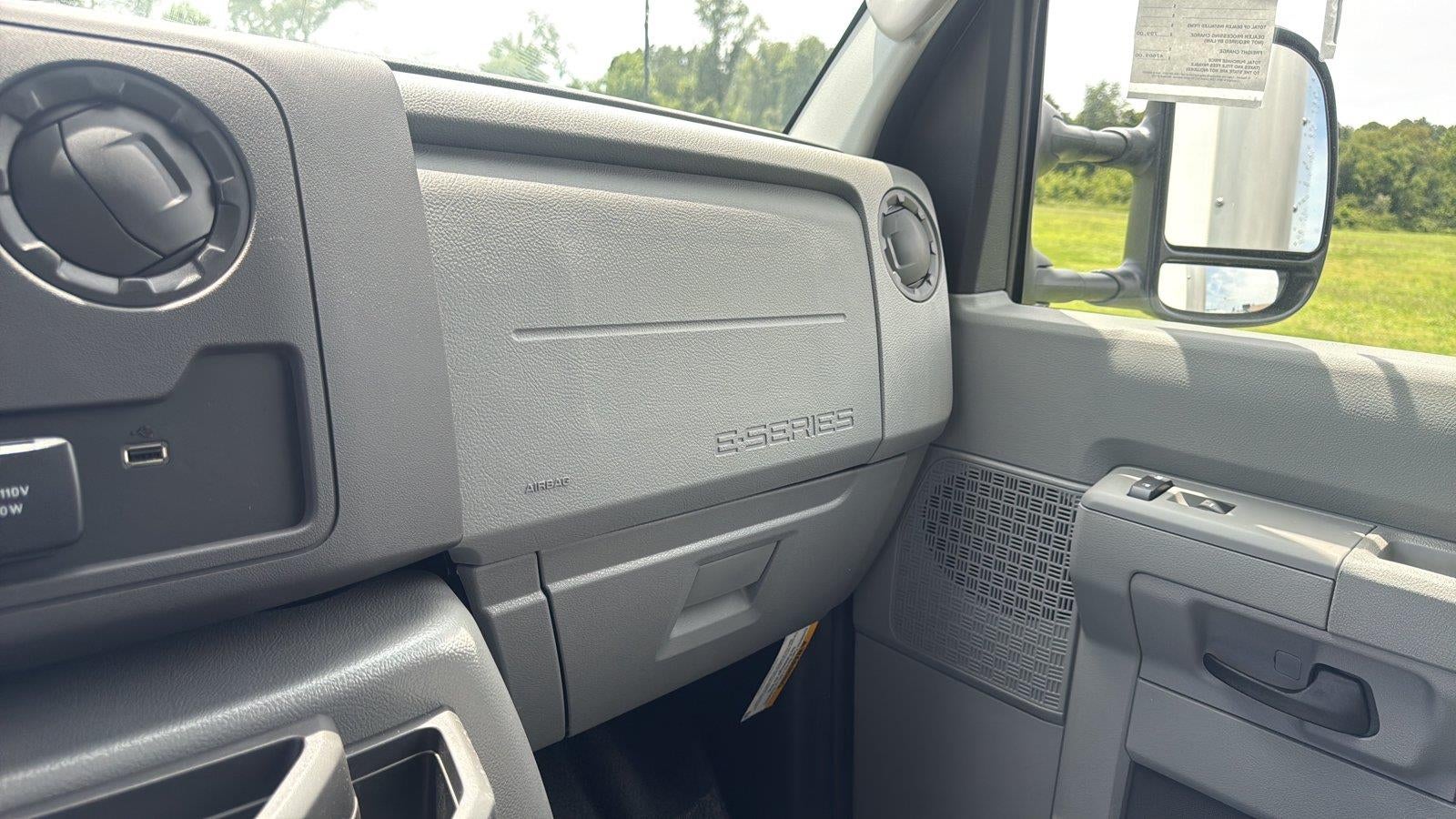 2027 Ford E-Series Cutaway Base