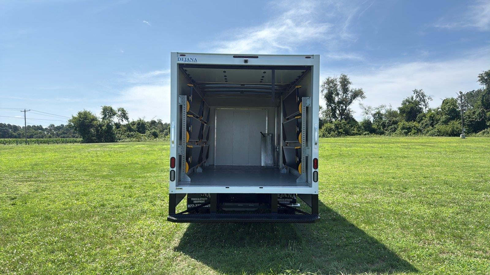 2027 Ford E-Series Cutaway Base