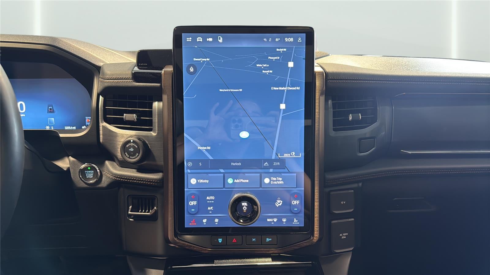 2024 Ford F-150 Lightning LARIAT