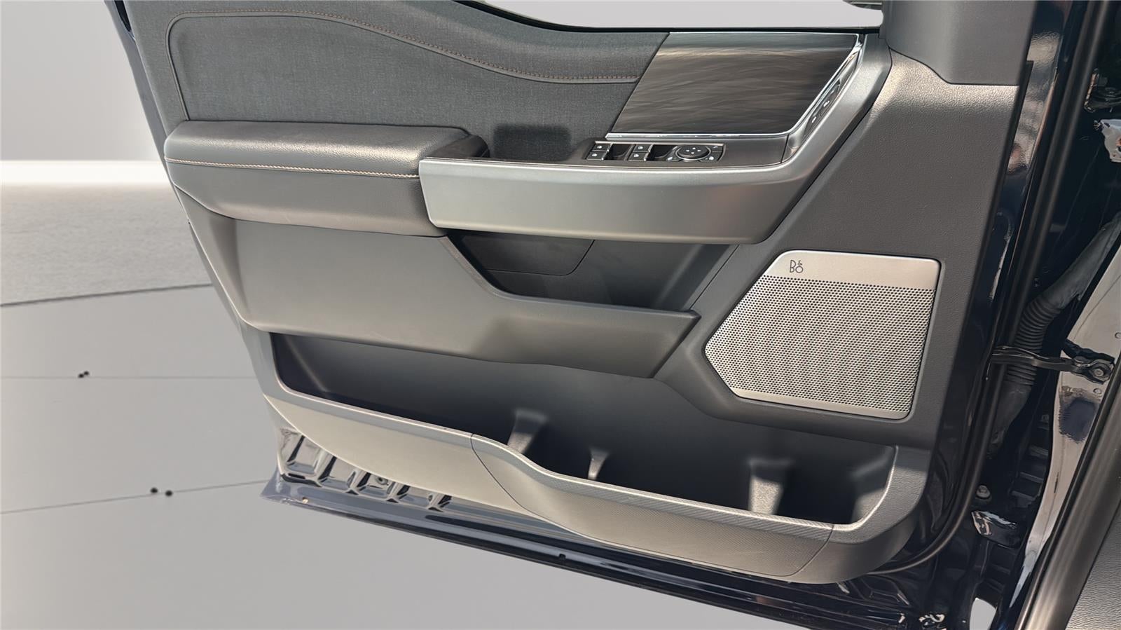 2024 Ford F-150 Lightning LARIAT