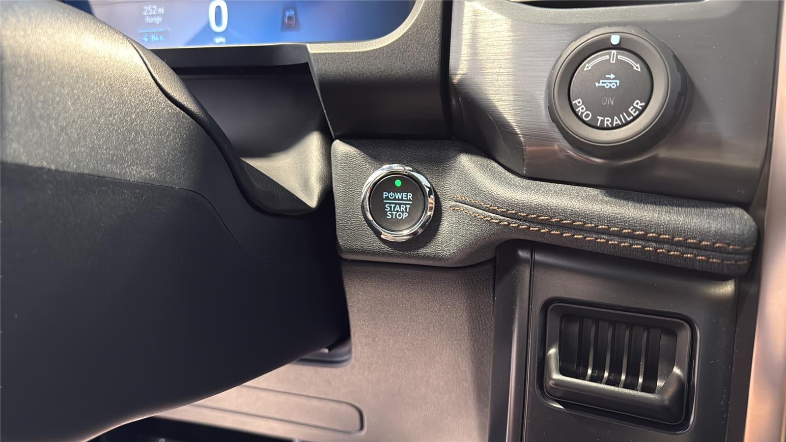2024 Ford F-150 Lightning LARIAT