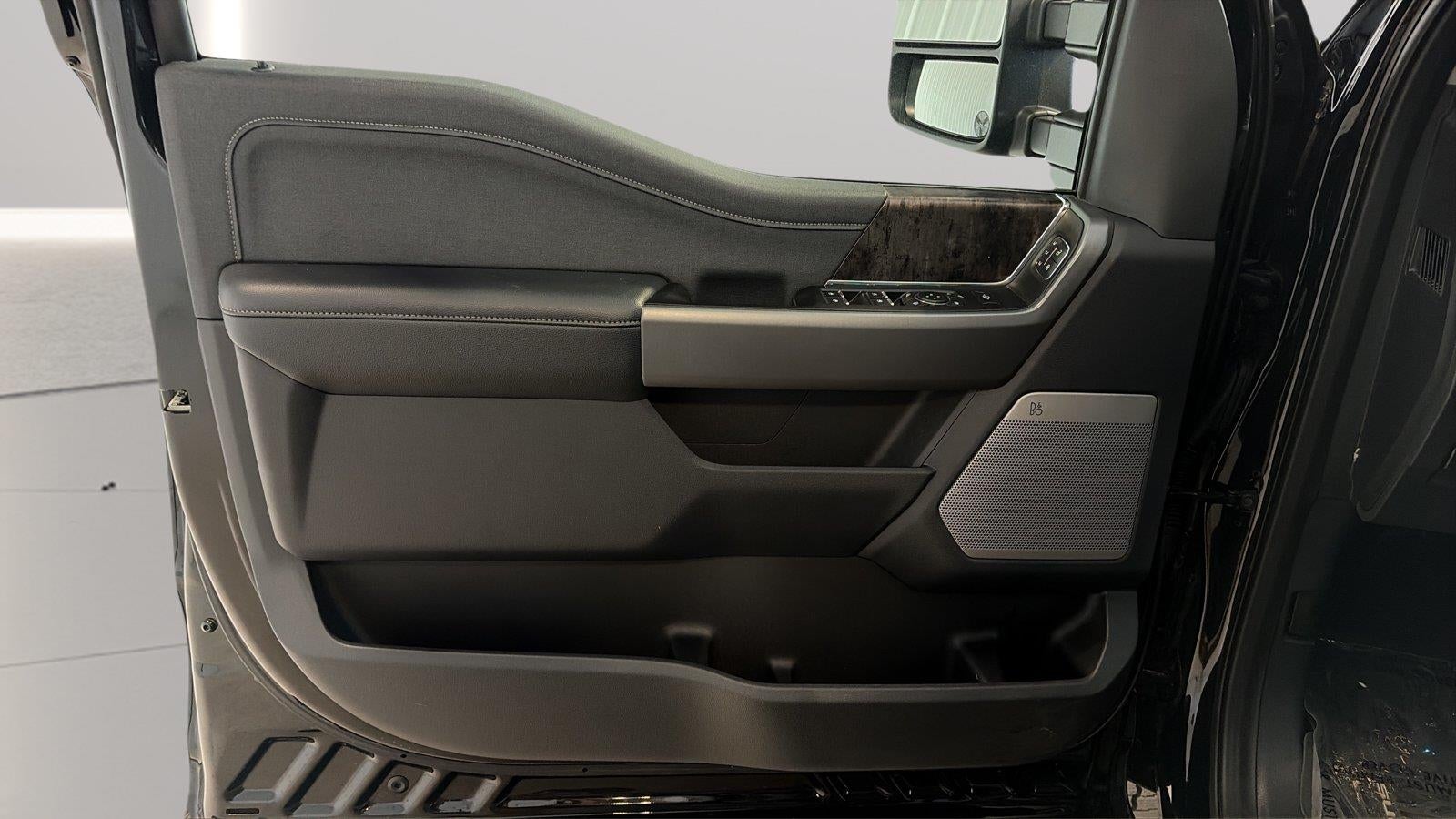 2025 Ford Super Duty F-350 Lariat