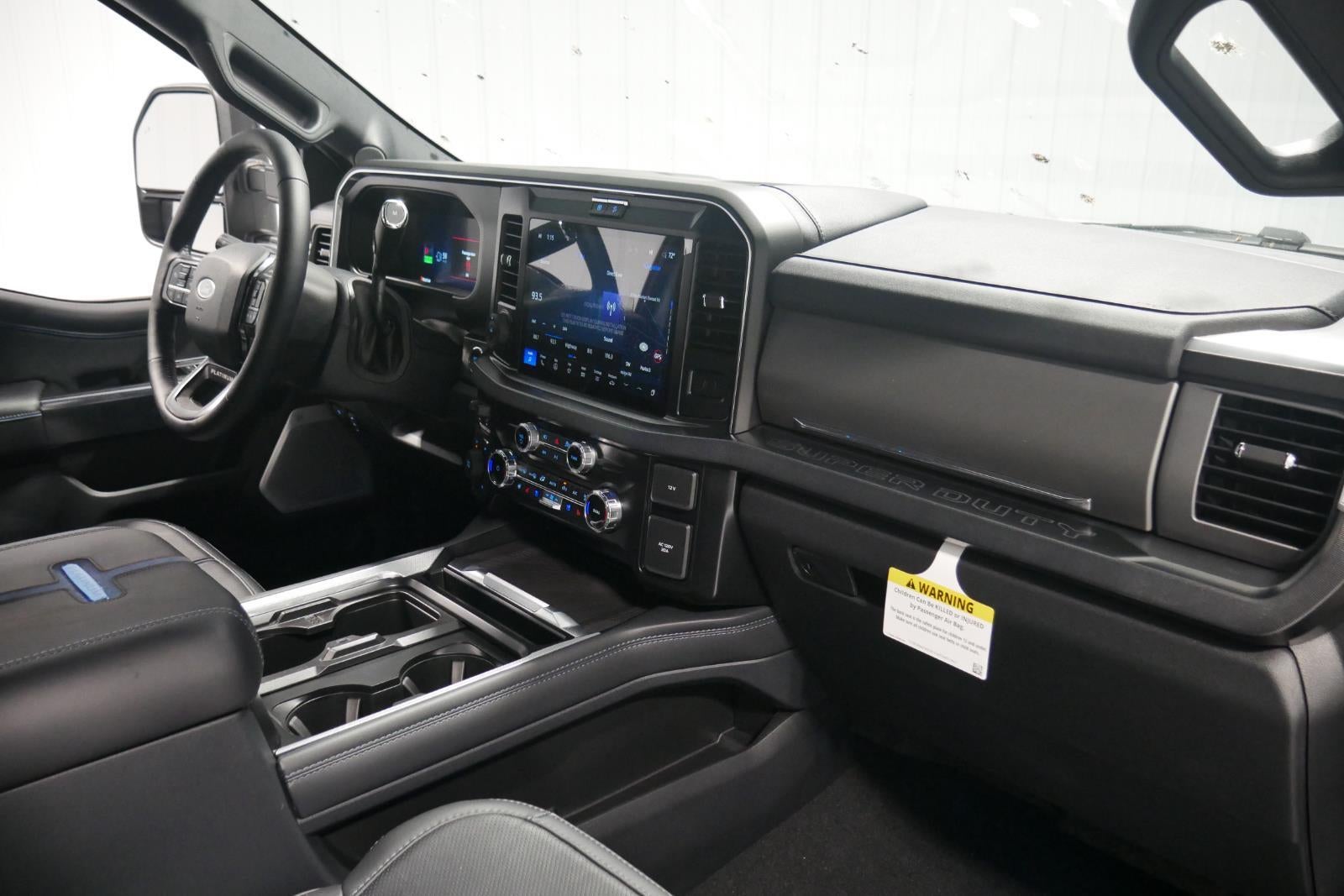 2025 Ford Super Duty F-350 DRW Platinum