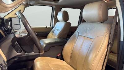 2013 Ford Super Duty F-350 DRW Lariat