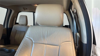 2013 Ford Super Duty F-350 DRW Lariat