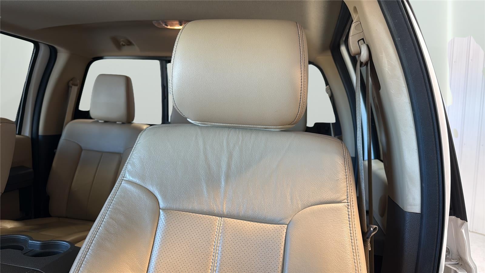 2013 Ford Super Duty F-350 DRW Lariat