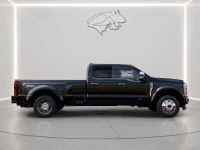 2027 Ford Super Duty F-450 DRW Platinum