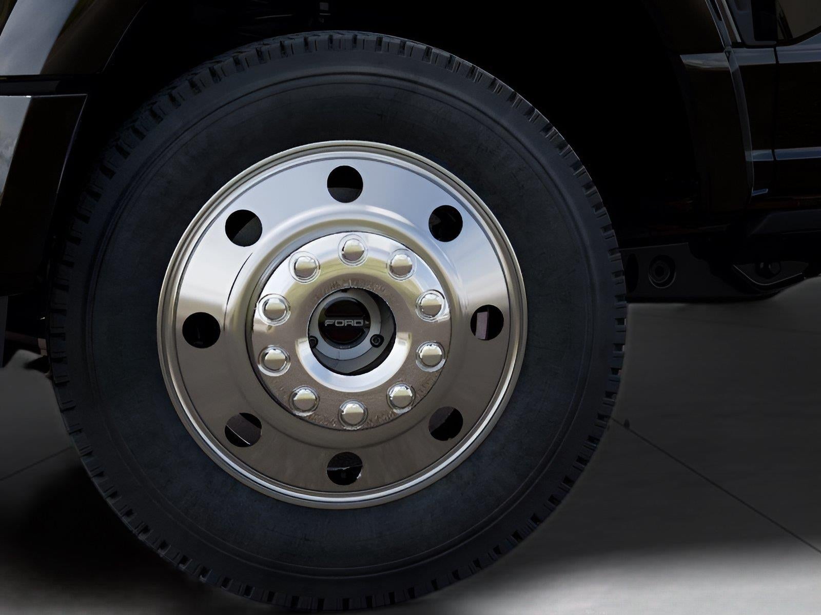 2027 Ford Super Duty F-450 DRW Platinum