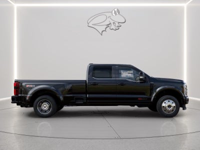 2027 Ford Super Duty F-450 DRW Platinum