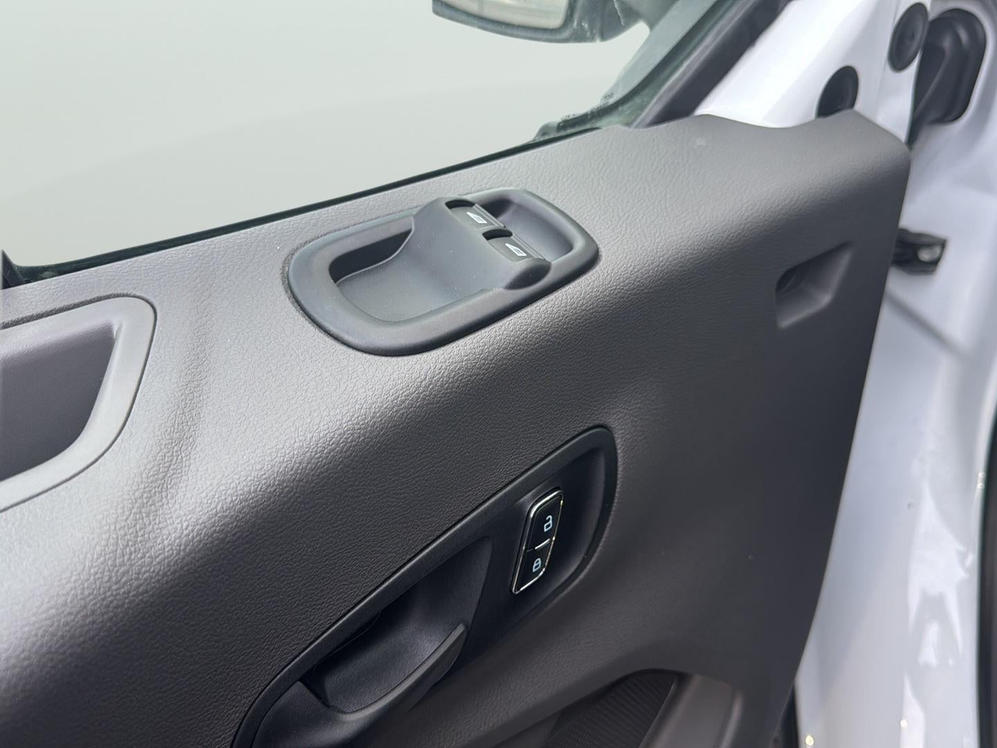 2025 Ford Transit 250