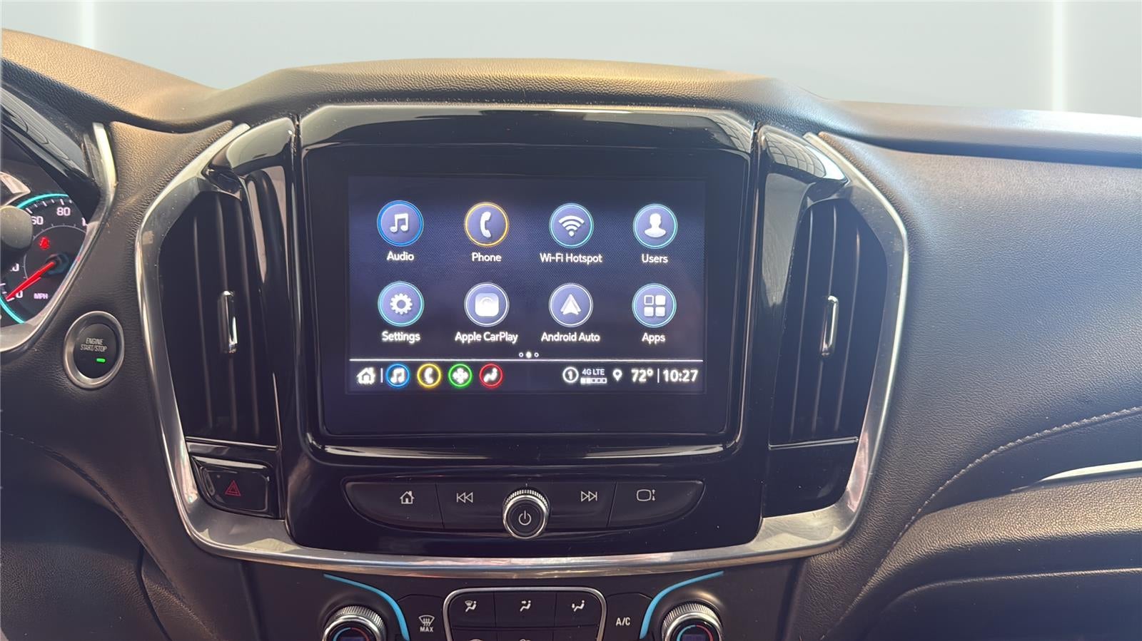 2022 Chevrolet Traverse LT Cloth