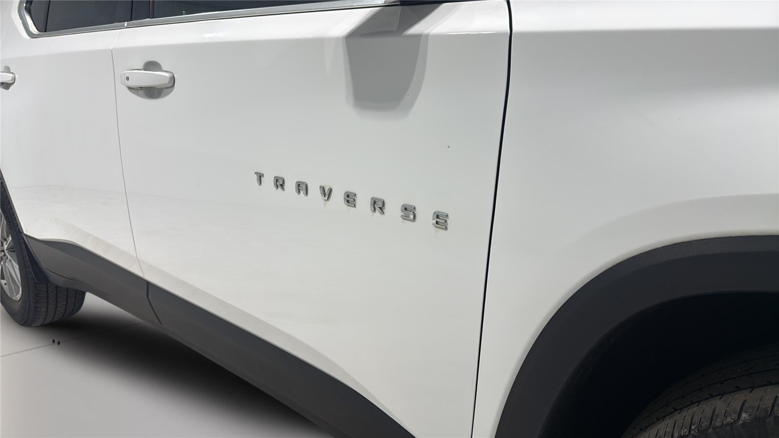 2022 Chevrolet Traverse LT Cloth
