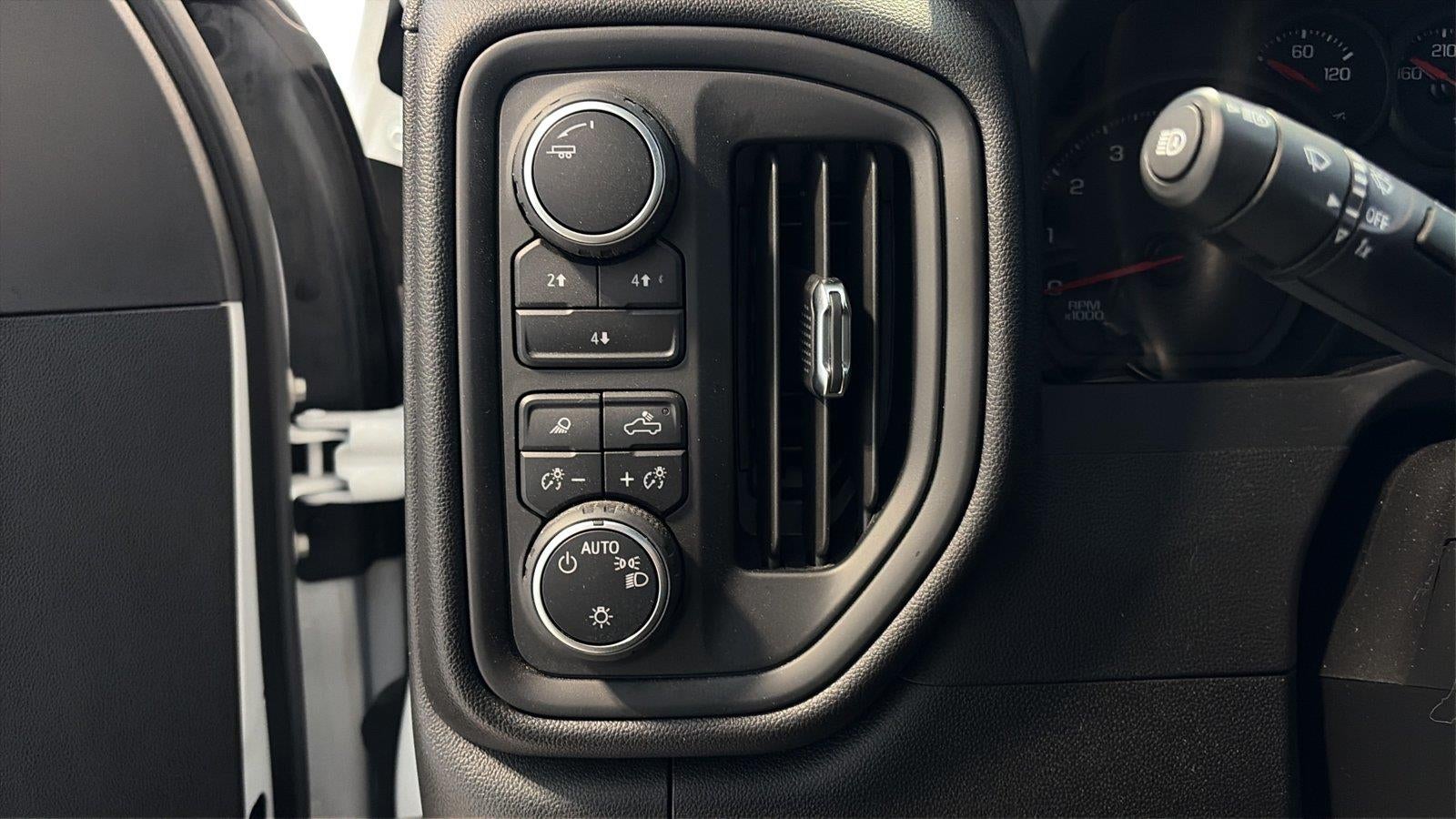 2025 Chevrolet Silverado 2500HD Custom