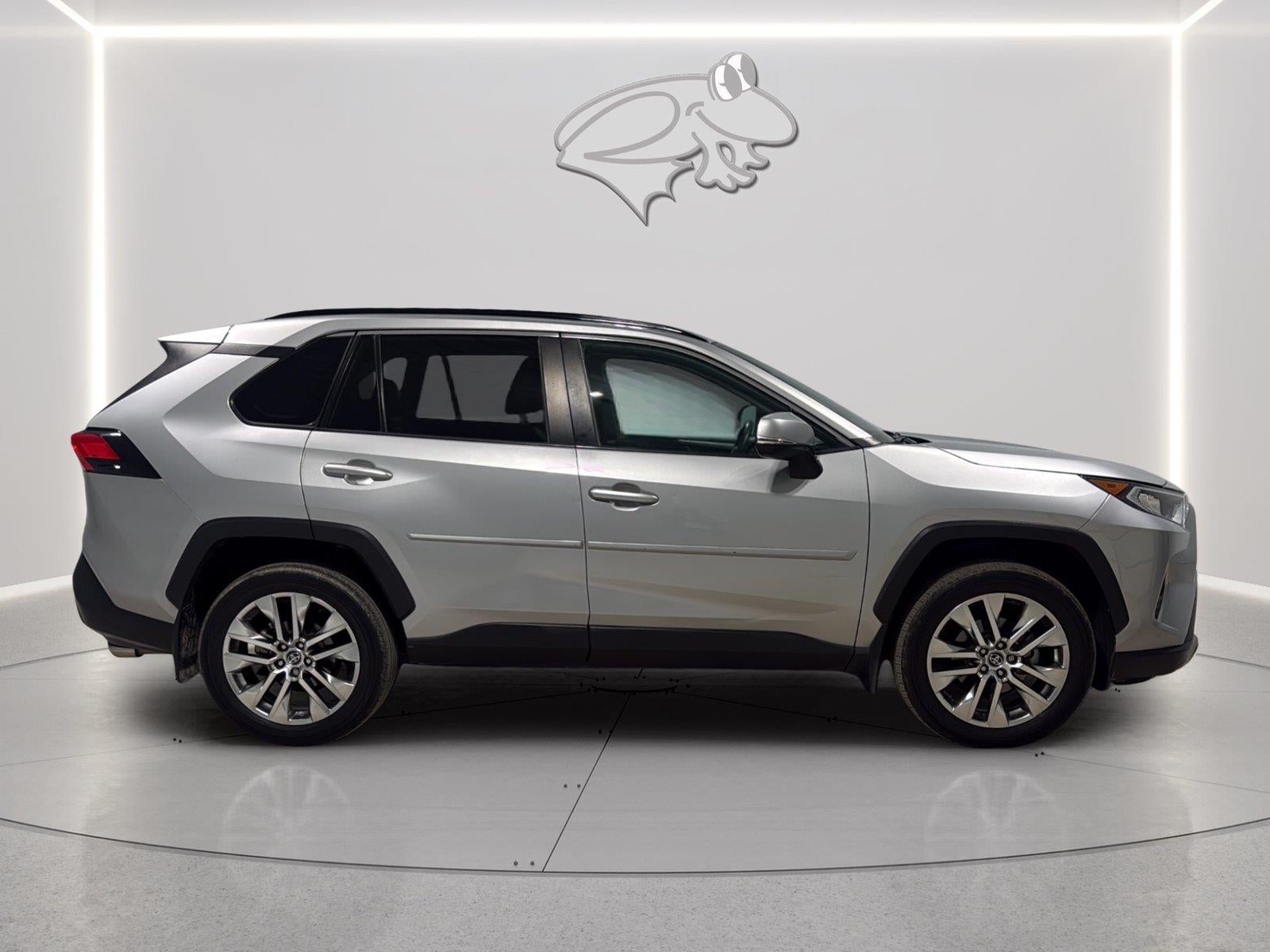 2020 Toyota RAV4 XLE Premium