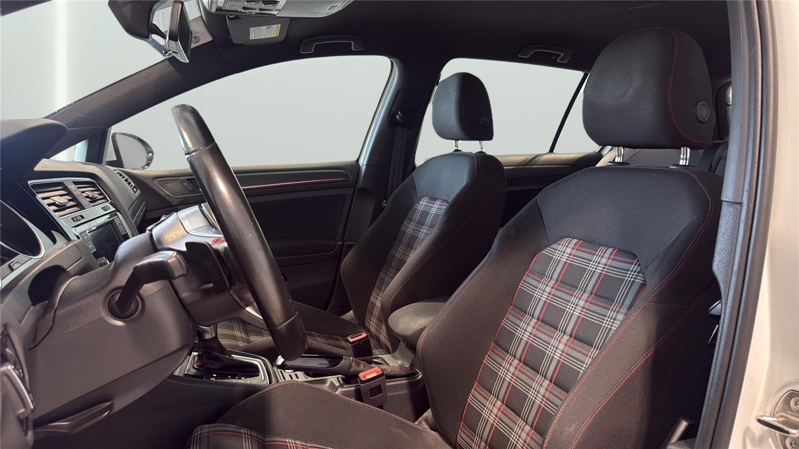 2020 Volkswagen Golf GTI S
