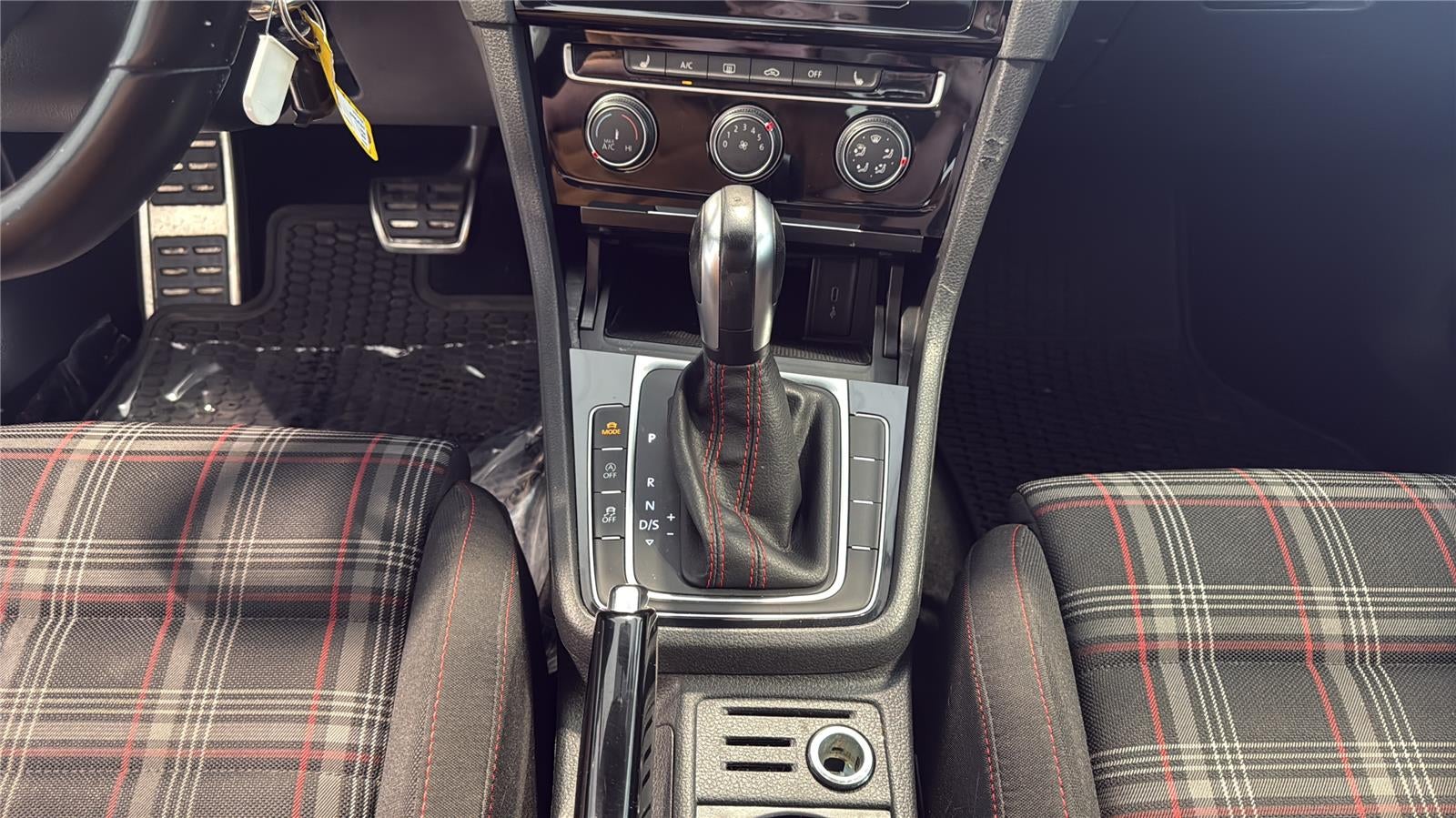 2020 Volkswagen Golf GTI S