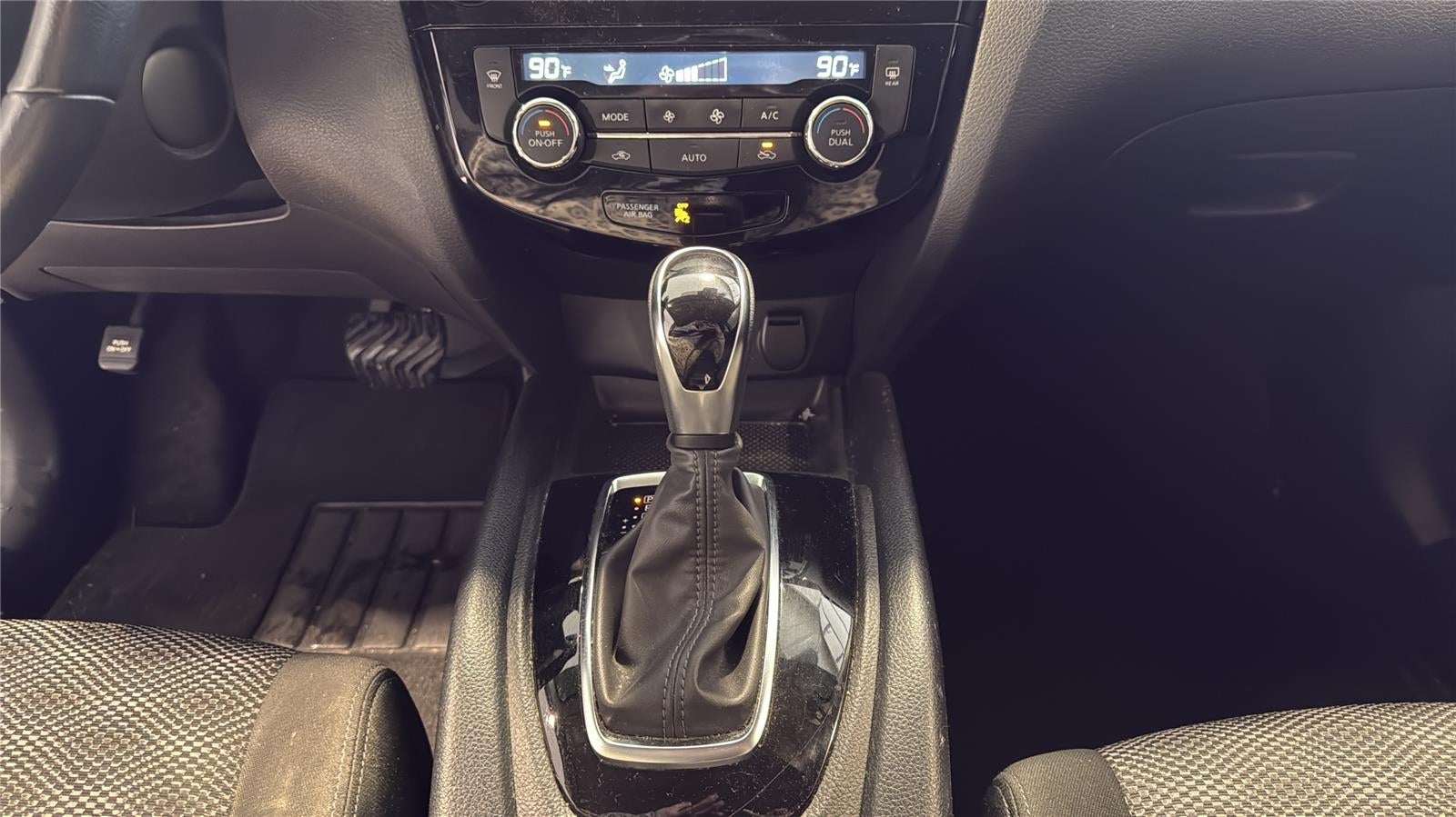 2022 Nissan Rogue Sport SV