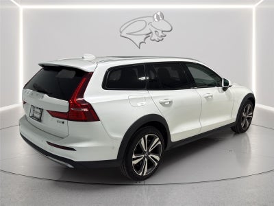 2025 Volvo V60 Cross Country Plus