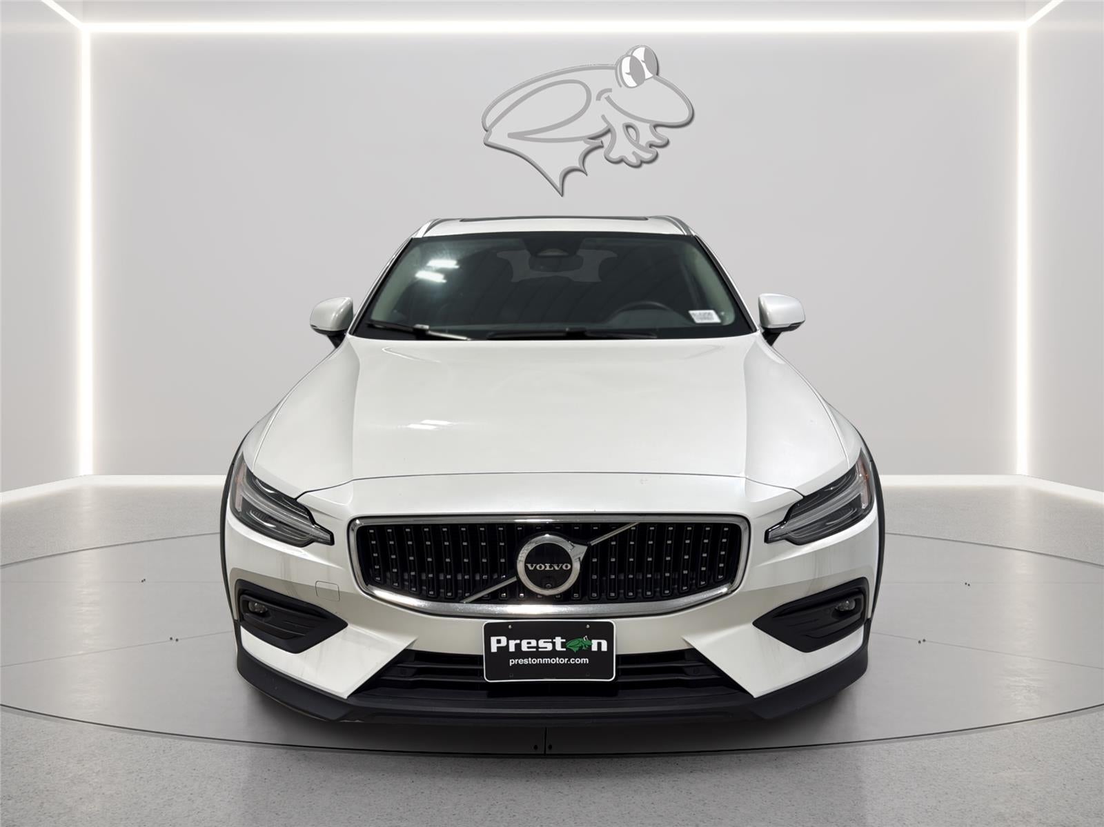 2025 Volvo V60 Cross Country Plus