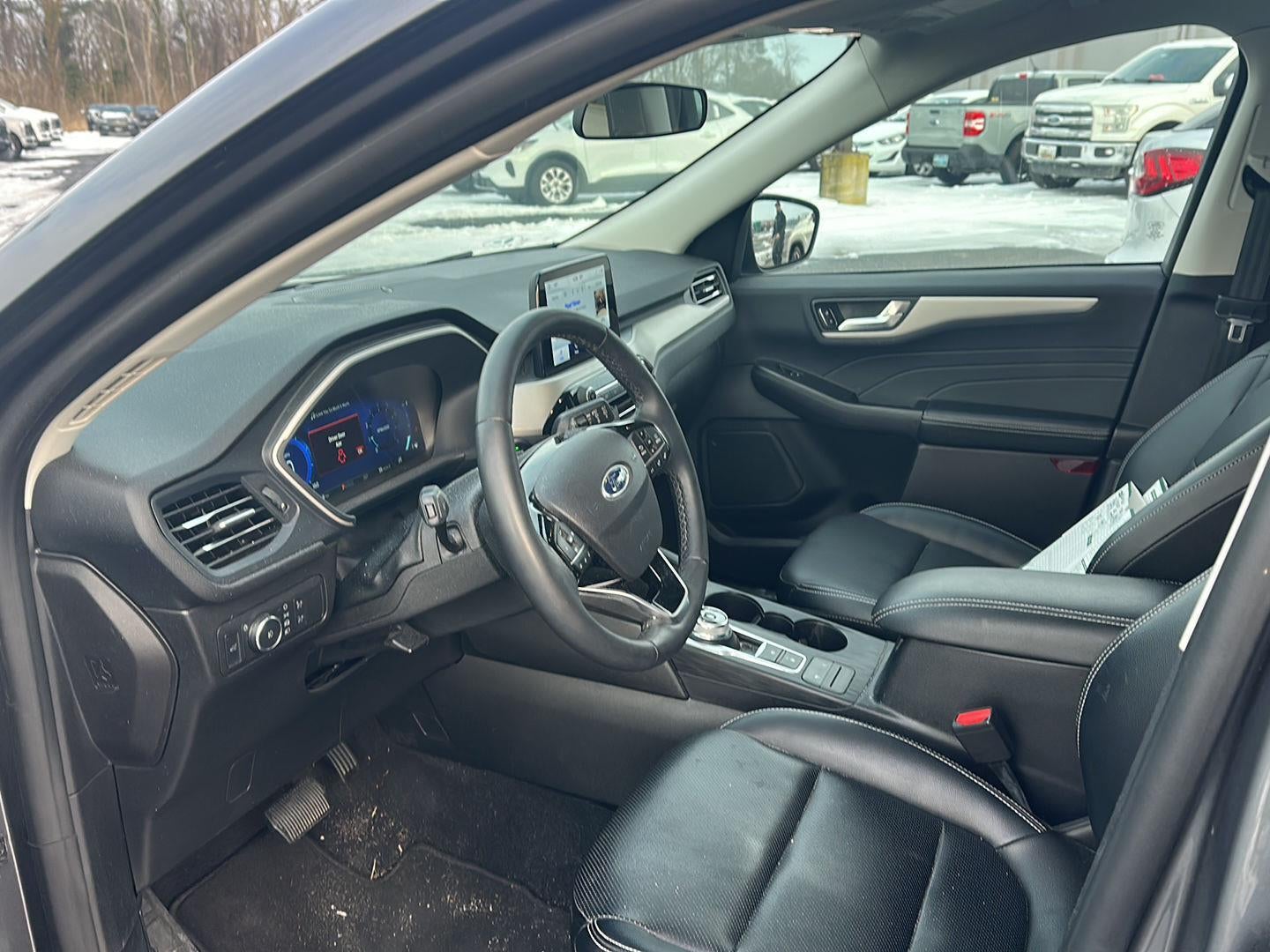 2022 Ford ESCAPE SEL