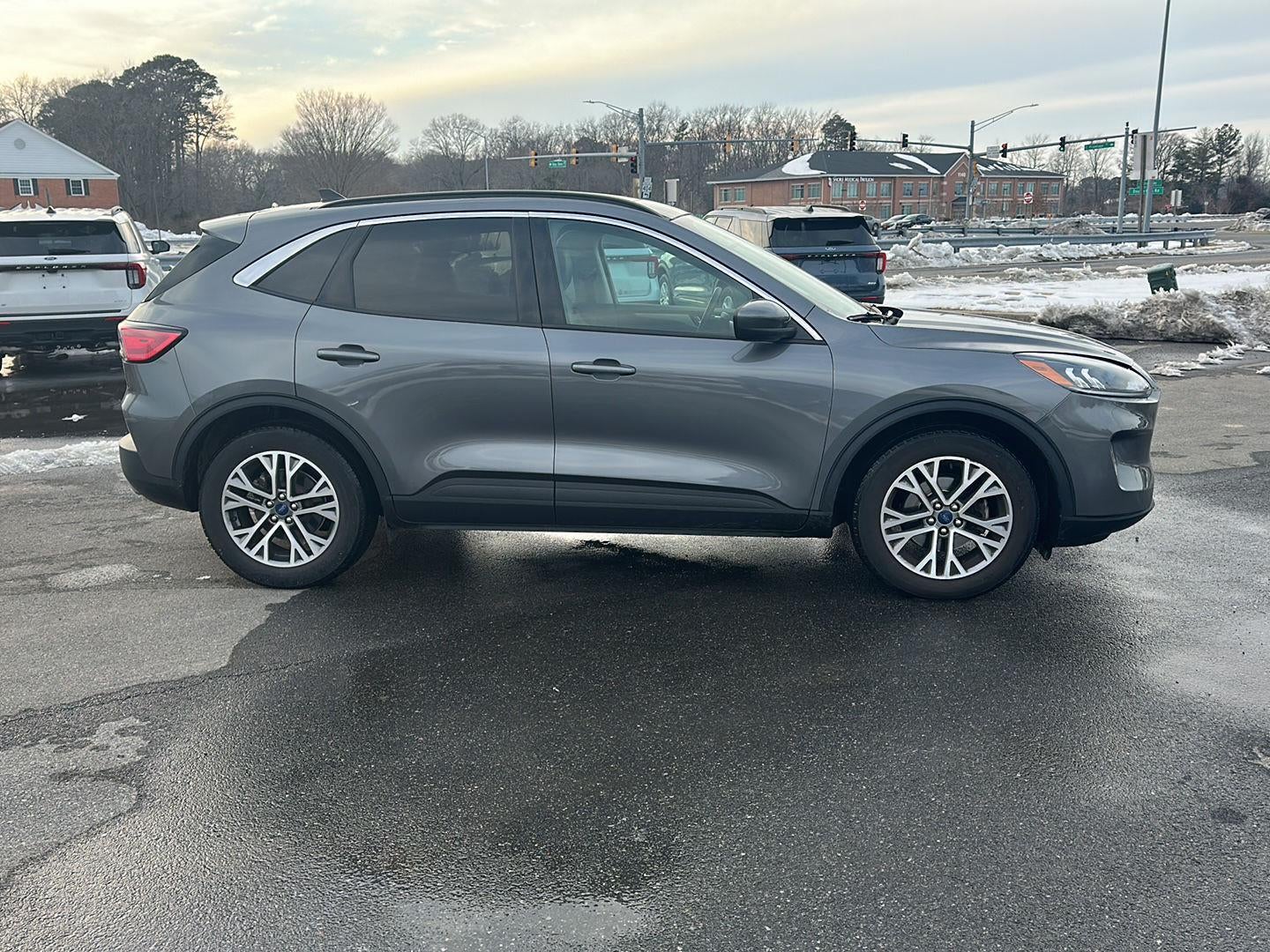 2022 Ford ESCAPE SEL