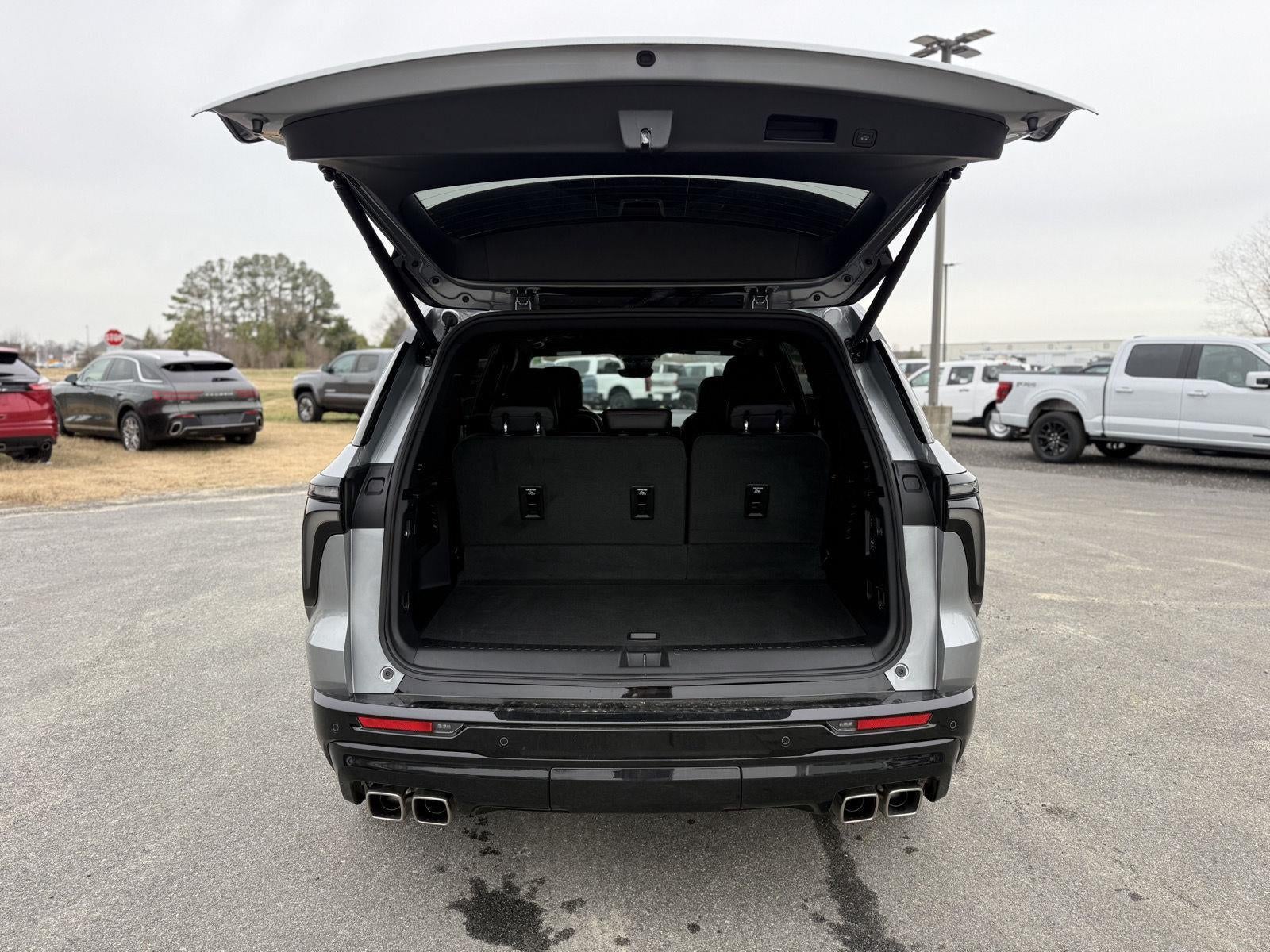 2025 Chevrolet Traverse FWD RS