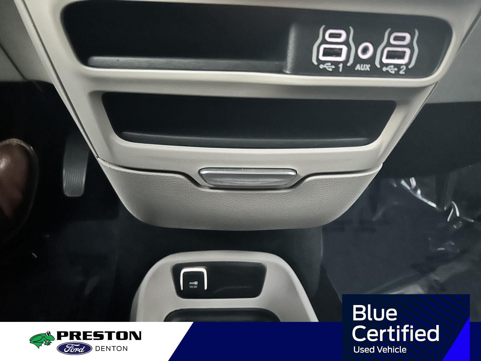 2024 Chrysler Voyager LX