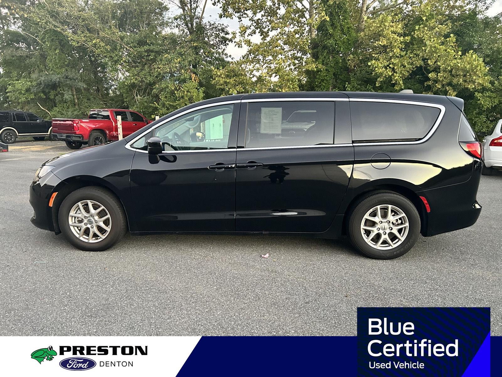 2024 Chrysler Voyager LX