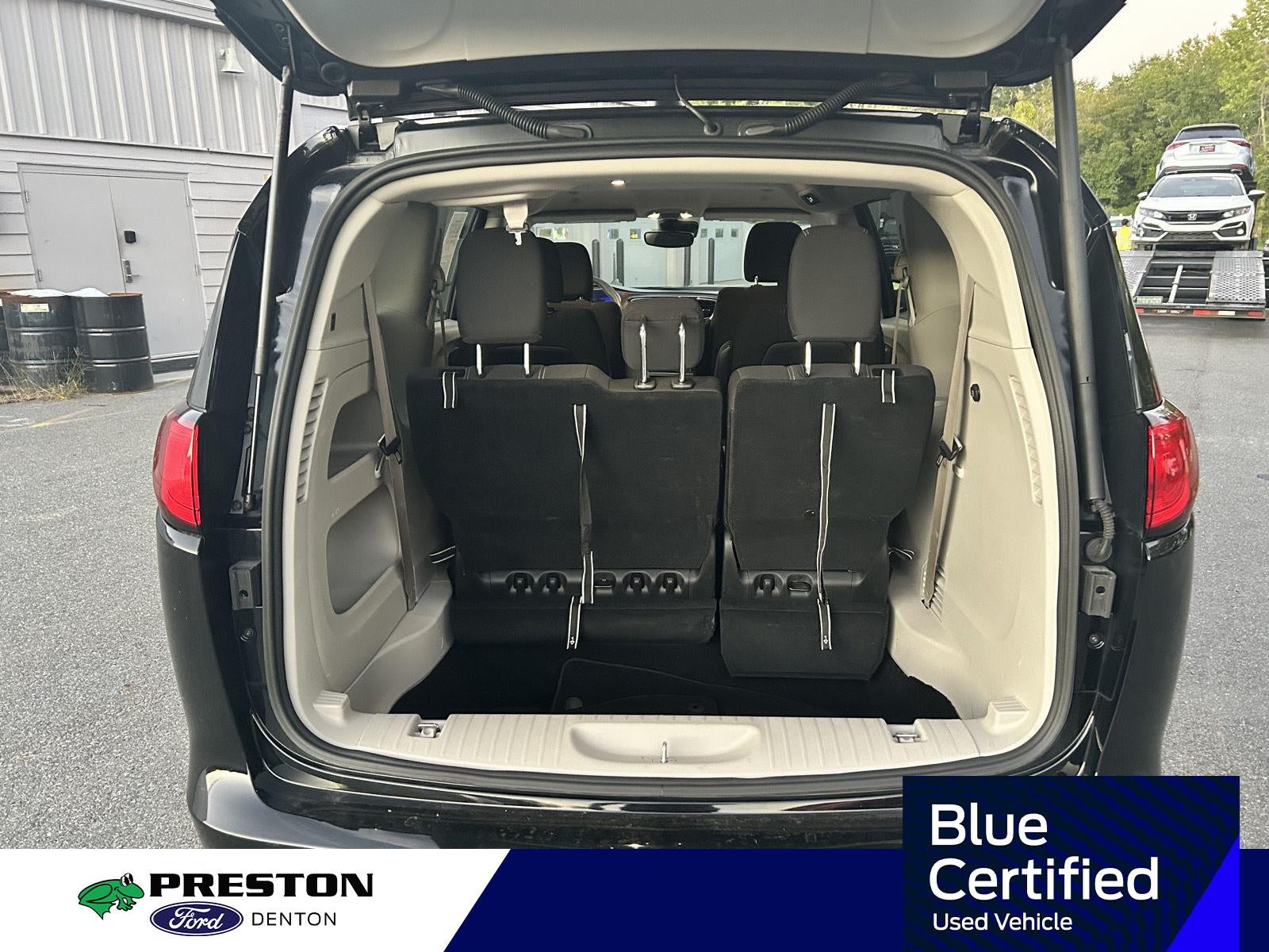2024 Chrysler Voyager LX