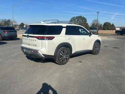 2023 Nissan Pathfinder Platinum