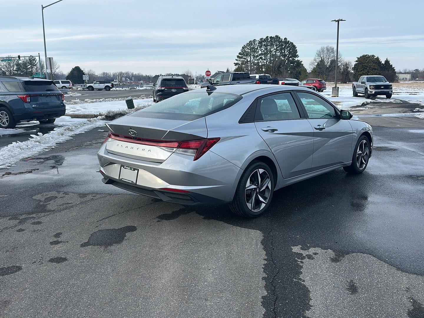 2023 Hyundai ELANTRA SEL