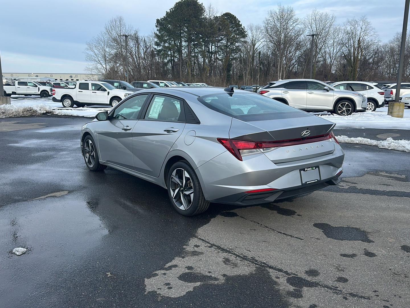 2023 Hyundai ELANTRA SEL