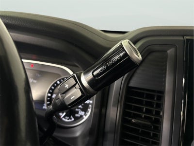 2023 Nissan Titan SV