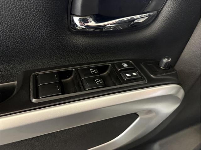 2023 Nissan Titan SV