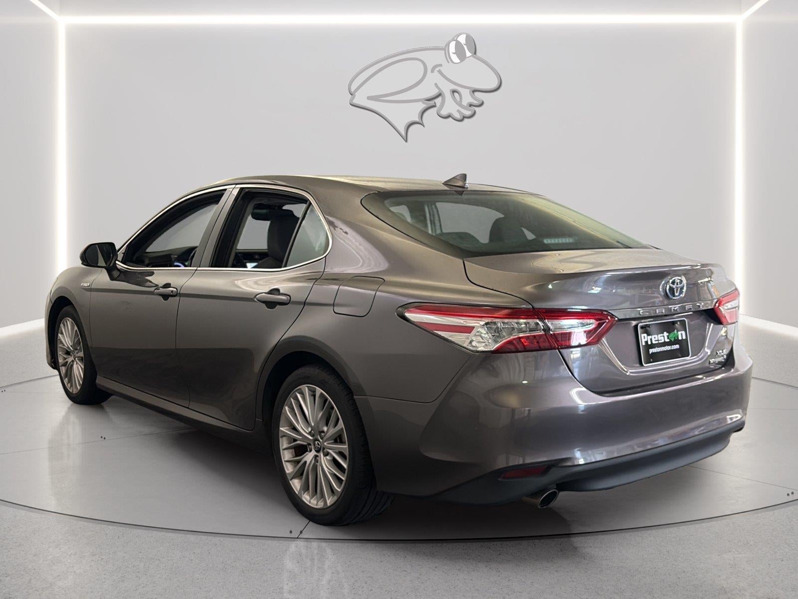 2019 Toyota Camry Hybrid XLE