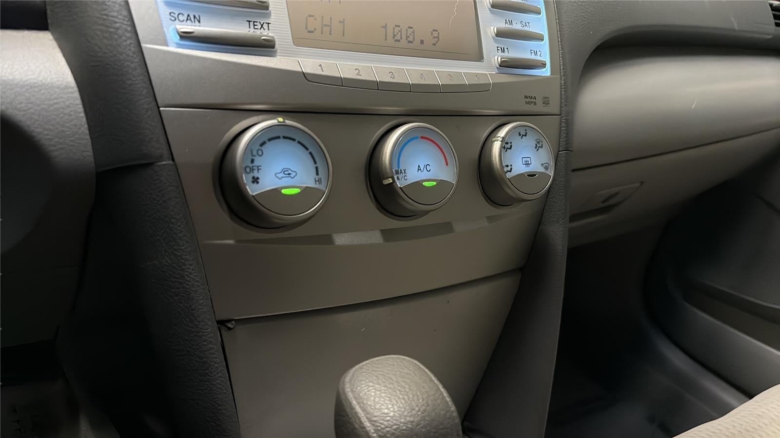 2011 Toyota CAMRY LE