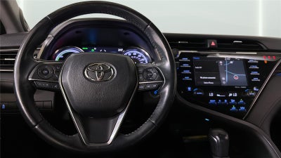 2020 Toyota Camry Hybrid XLE