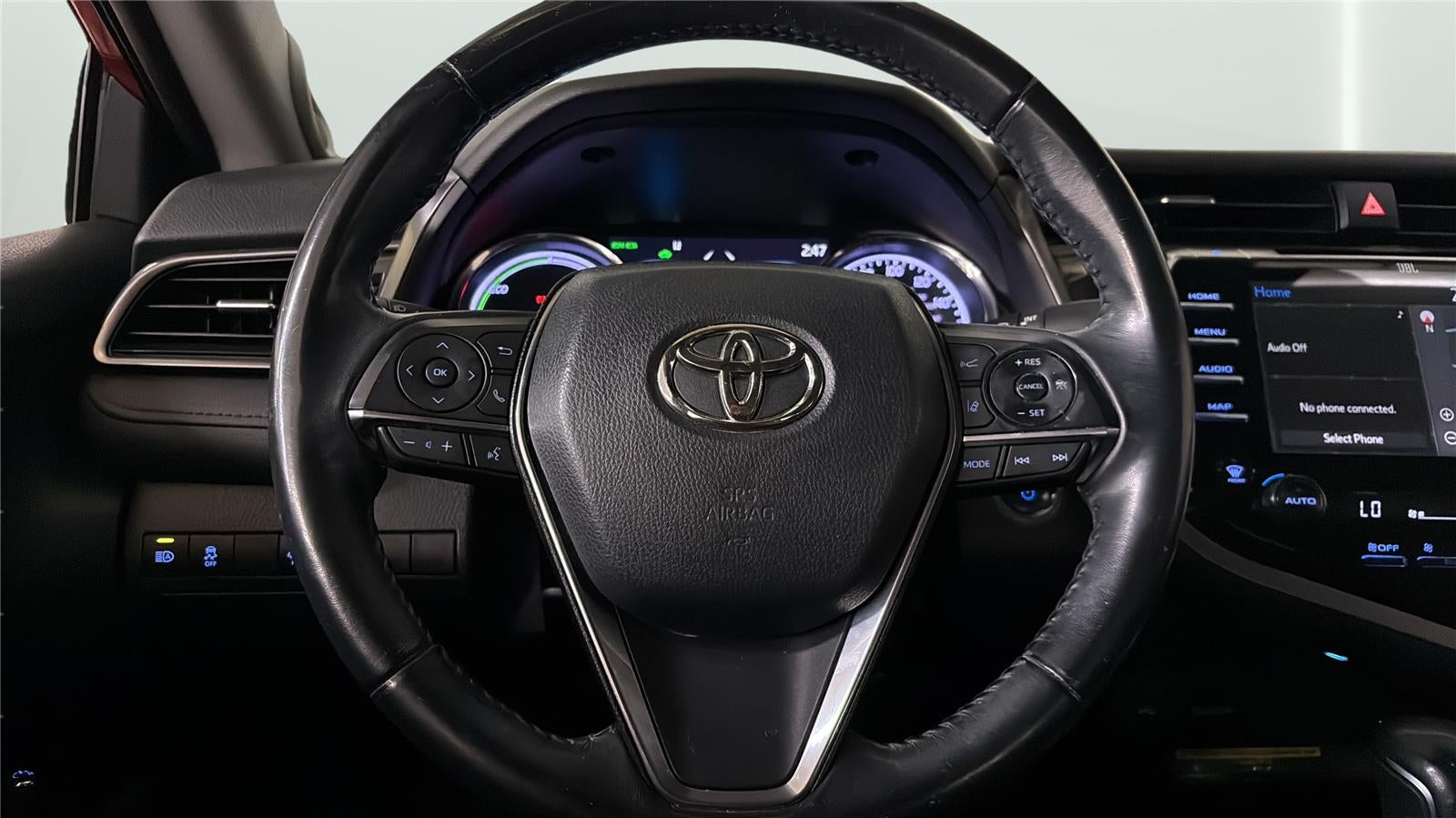 2020 Toyota Camry Hybrid XLE