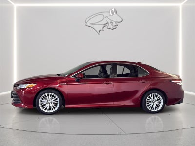 2020 Toyota Camry Hybrid XLE