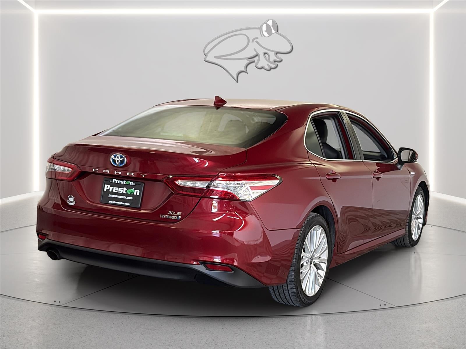 2020 Toyota Camry Hybrid XLE