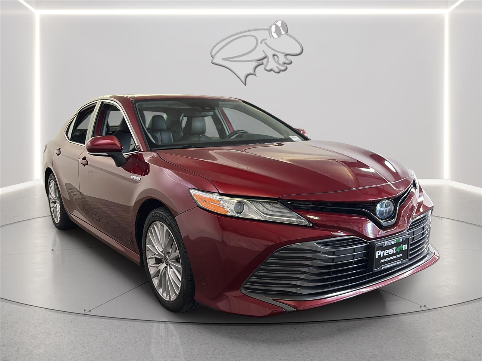 2020 Toyota Camry Hybrid XLE