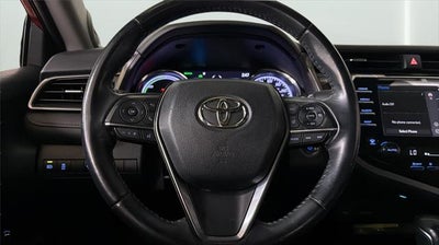2020 Toyota Camry Hybrid XLE