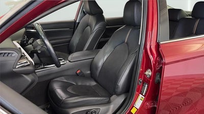 2020 Toyota Camry Hybrid XLE