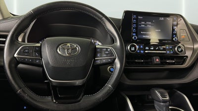 2020 Toyota Highlander LE