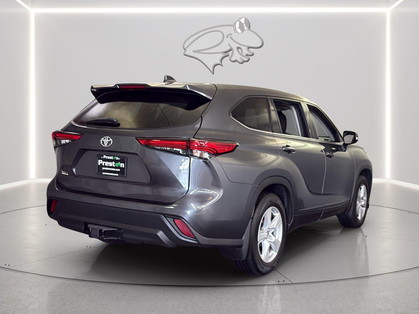 2020 Toyota Highlander LE
